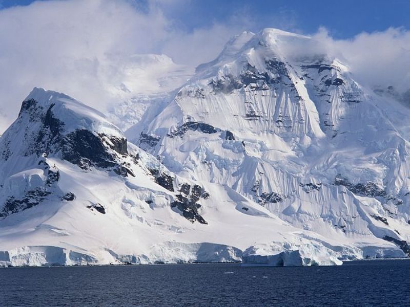 Νεκροί τέσσερις ορειβάτες – Τους πλάκωσε τεράστιο κομμάτι πάγου - Media