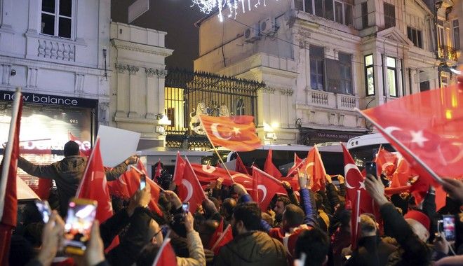 Η Τουρκία διακόπτει τις διπλωματικές σχέσεις με την Ολλανδία - Τραβάει το σχοινί ο Ερντογάν  - Media