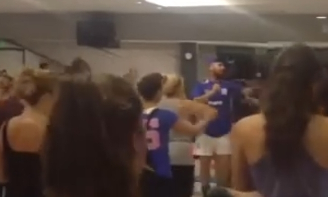 Επικό βίντεο: Ο μάνατζερ ράγκμπι του Survivor κάνει αερόμπικ με κλαρίνα (Video) - Media