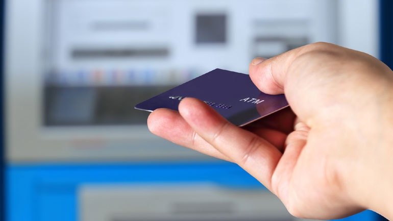 Προσοχή: Το νέο κόλπο κλοπής καρτών από τα ΑΤΜ - Media