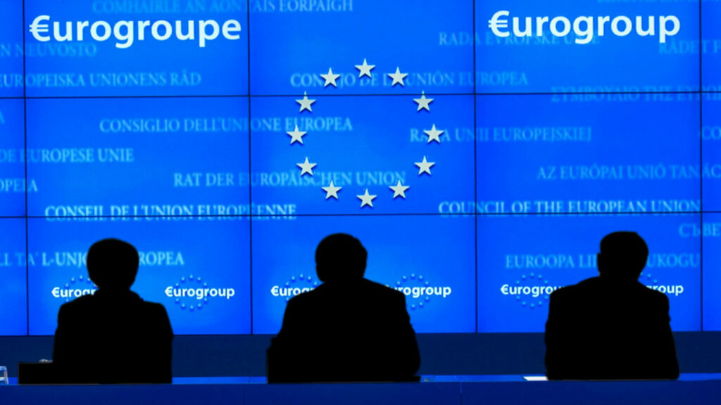 Τι έχει ο Ντάισελμπλουμ; - Οι δυο φωτό από το Eurogroup που κάνουν το γύρο του κόσμου (Photos) - Media