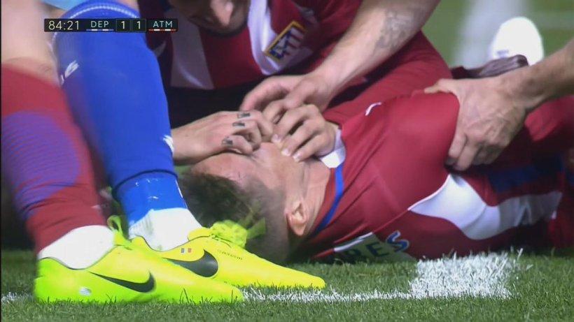 Πάγωσε ο κόσμος του ποδοσφαίρου με τον σοβαρό τραυματισμό του Φερνάντο Τόρες - Έπεσε αναίσθητος στο χορτάρι (Video) - Media