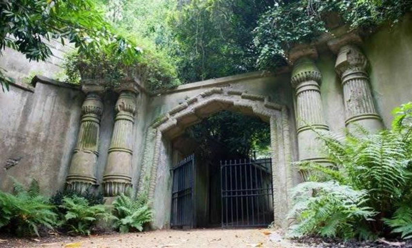 Μυστήριο με την κηδεία του Τζορτζ Μάικλ - Περίεργη φωτογραφία του συντρόφου του - Media