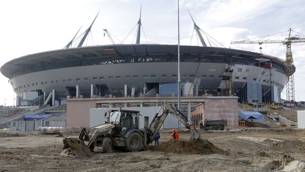 Βορειοκορεάτες σκλάβοι φτιάχνουν το νέο γήπεδο της Ζενίτ για το Μουντιάλ της Ρωσίας - Media