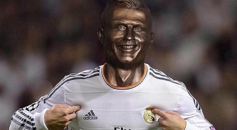 Οργίασε το twitter με την προτομή - φιάσκο του Κριστιάνο (Photo) - Media