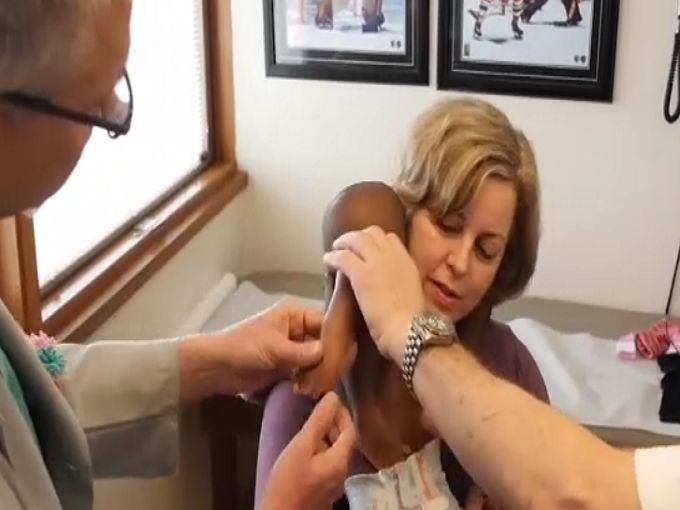 Κοριτσάκι γεννήθηκε με 4 πόδια και 2 σπονδυλικές στήλες - Η εξήγηση των γιατρών (Video) - Media