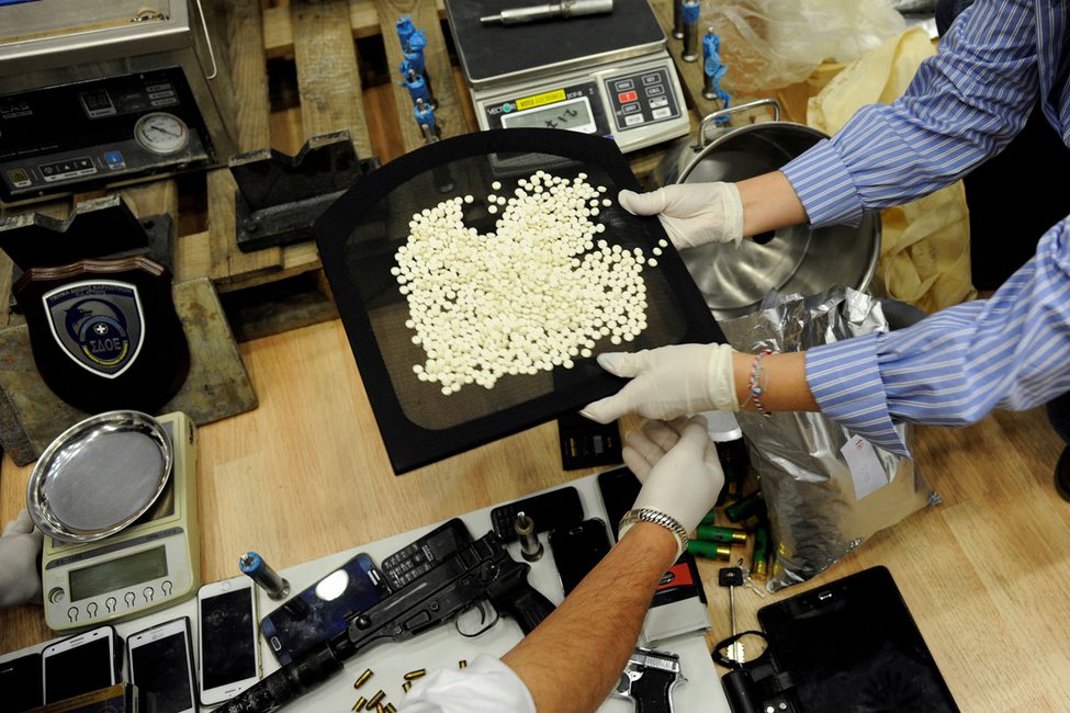 Τα χάπια των τζιχαντιστών στο Κορωπί και η ντόλτσε βίτα του Αλβανού βαρόνου στον Άγιο Δομίνικο - Media