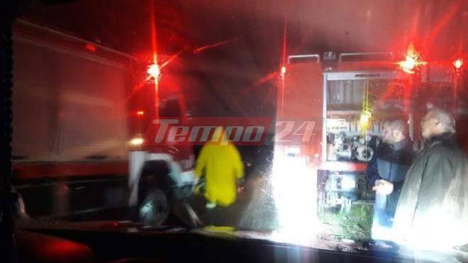 Θρίλερ στην Αχαΐα: Όχημα έπεσε στον γκρεμό - Τρεις τραυματίες - Η κακοκαιρία εμπόδιο στον απεγκλωβισμό (Photo) - Media