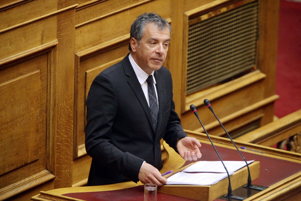 Θεοδωράκης: Στις δεκαετίες των μεγάλων πάρτι κάποιοι θησαύριζαν- Παντού είχε χαθεί το μέτρο  - Media