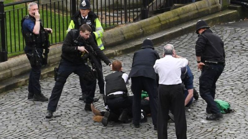 Φρίκη στο Λονδίνο: Δύο νεκροί - Χαροπαλεύουν αρκετοί τραυματίες - Media