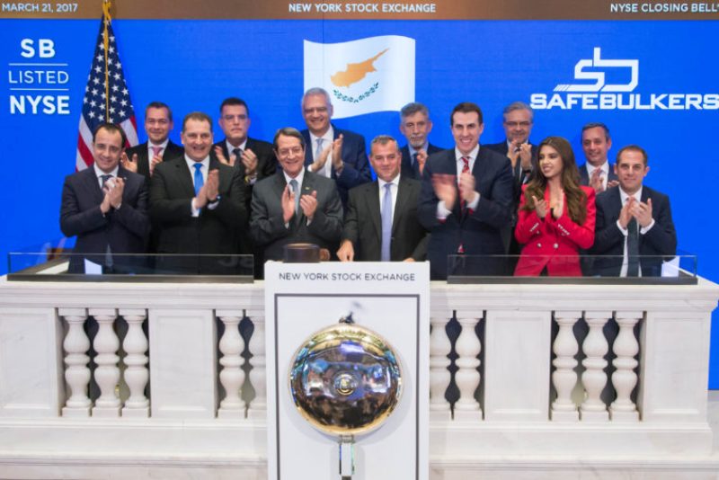 Ευτράπελο στη Wall Street: Ο Νίκος Αναστασιάδης έσπασε το ξύλινο σφυρί (Video-Phtos)  - Media