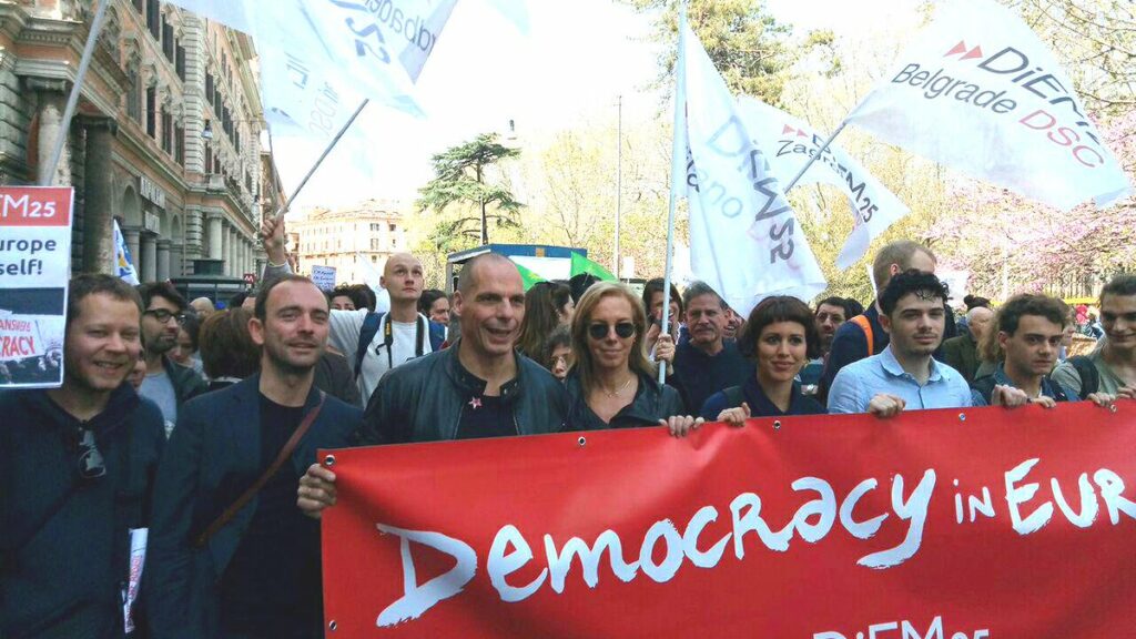 Ρώμη: Βαρουφάκης - Στράτου διαδήλωσαν για την Ευρώπη (Photos) - Media