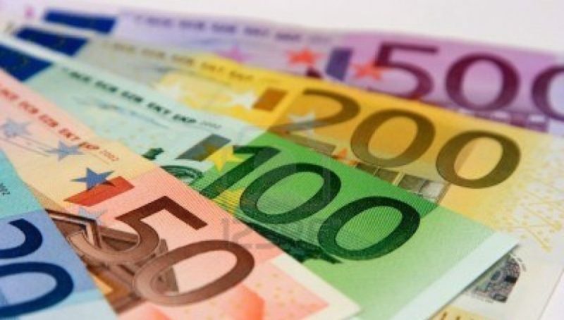 Συνεχίζεται η εκροή κεφαλαίων - 750 εκατ. ευρώ «έφυγαν» τον Φεβρουάριο - Media
