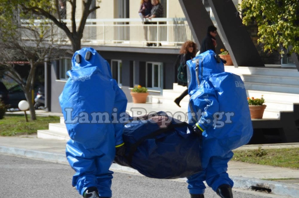 «Ύποπτος φάκελος με λευκή σκόνη» στο γραφείο του Κώστα Μπακογιάννη (Video) - Media