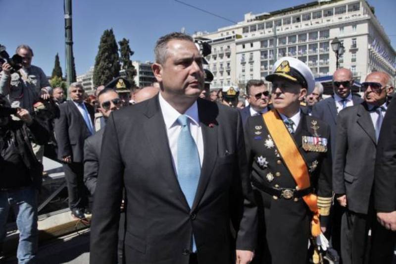 H επική γκάφα δημοσιογράφου της ΕΡΤ - Προσφώνησε τον Καμμένο… Αβέρωφ (Video) - Media