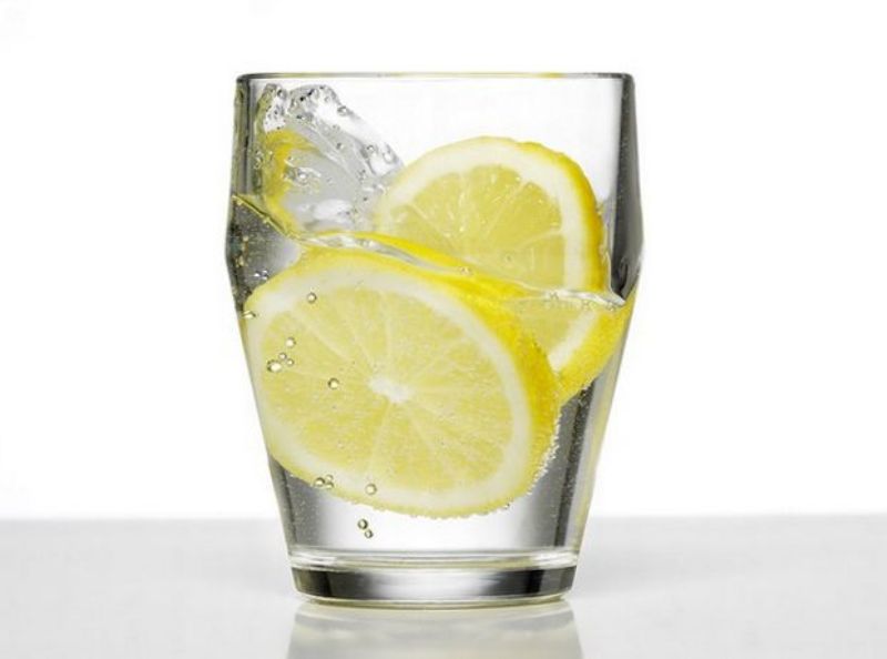 Μύθος ή αλήθεια: Τελικά το νερό με λεμόνι βοηθάει στο αδυνάτισμα; - Media