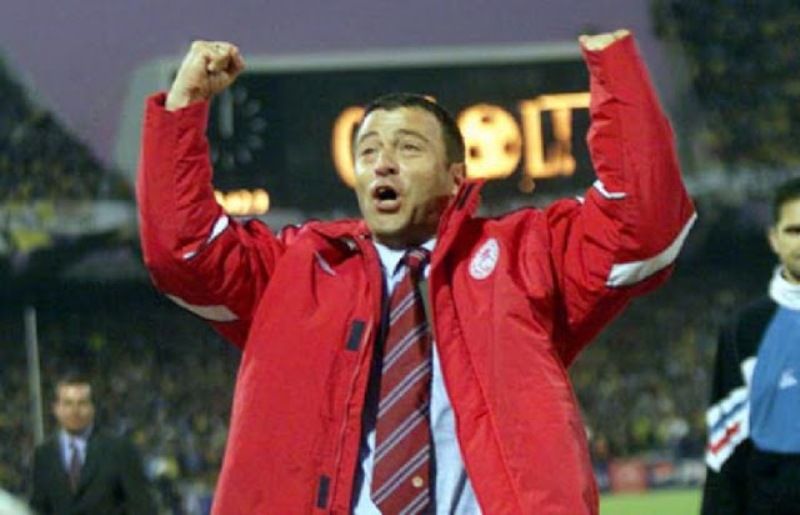 Ξανά στον πάγκο του Ολυμπιακού ο Τάκης Λεμονής - Media