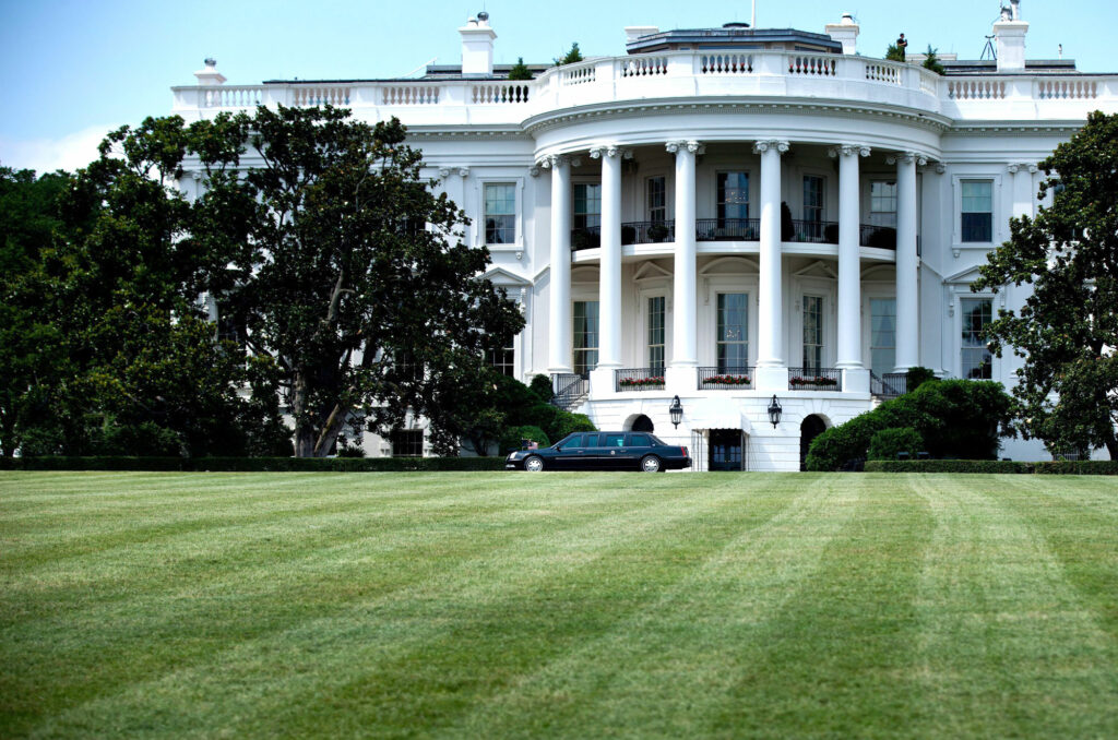 Συναγερμός για ύποπτο πακέτο στον Λευκό Οίκο - Συνελήφθη ο ύποπτος - Media
