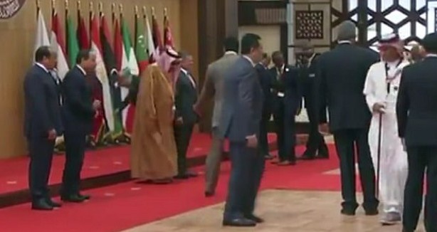 Επική… τούμπα για τον Πρόεδρο του Λιβάνου (Video) - Media