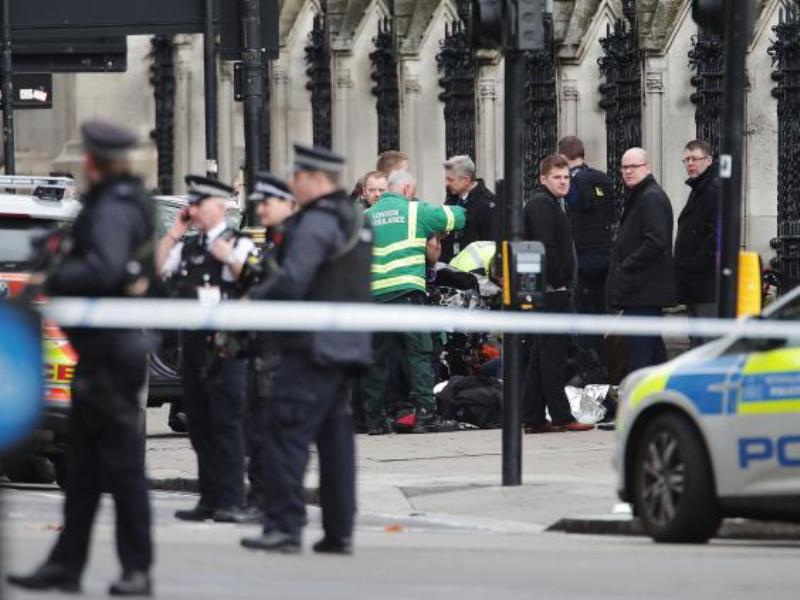 Θρήνος στη Βρετανία: Υπέκυψε στα τραύματα της η γυναίκα που έπεσε στον Τάμεση κατά τη διάρκεια της τρομοκρατικής επίθεσης - Media
