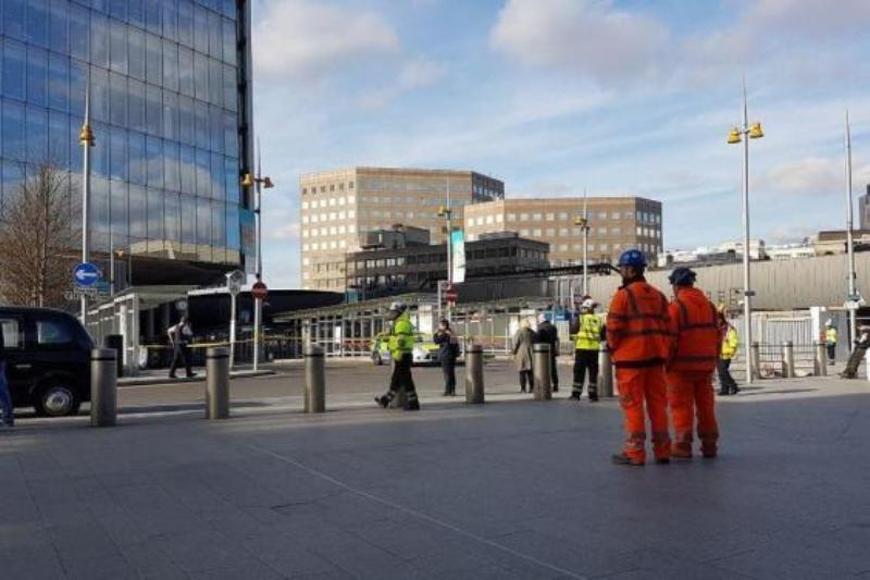 Λήξη συναγερμού στο Λονδίνο - Τελικά δεν βρέθηκε βόμβα στη Γέφυρα του Λονδίνου (Photos) - Media