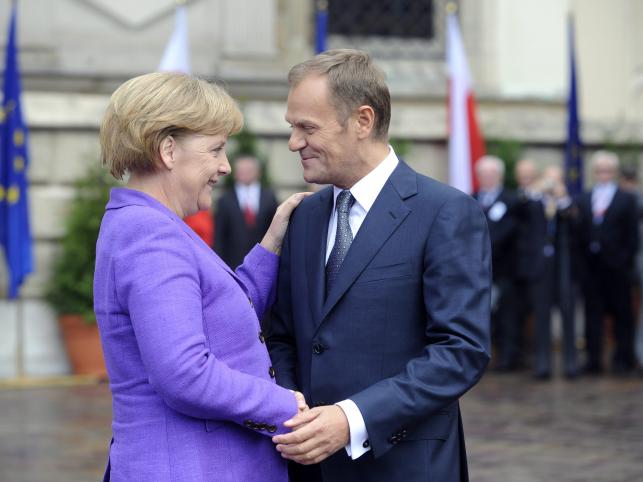 Η Μέρκελ στηρίζει Τουσκ για την προεδρία του Ευρωπαϊκού Συμβουλίου - Media