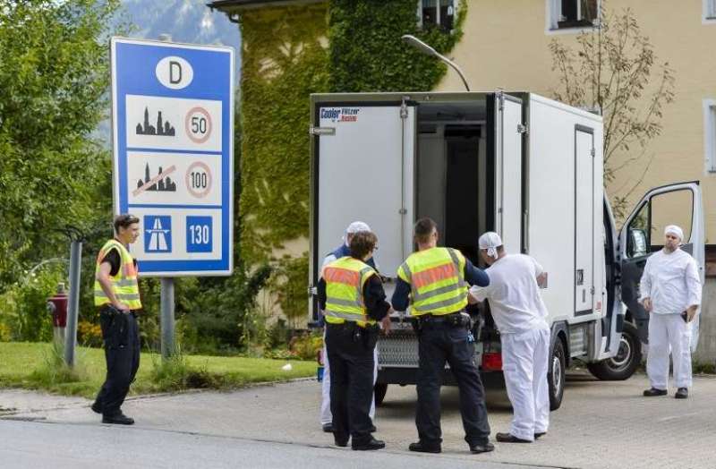 Ισπανία: Οκτώ Ιρακινοί πρόσφυγες βρέθηκαν κρυμμένοι σε θάλαμο φορτηγού-ψυγείου - Media
