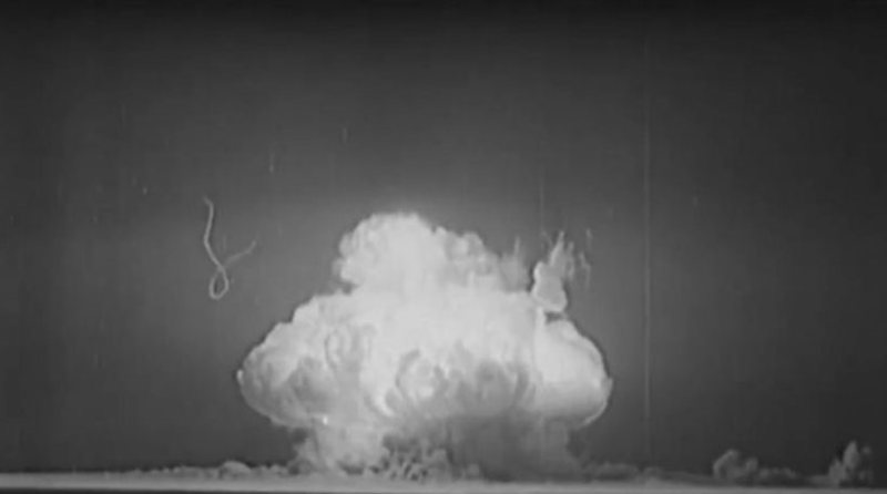 Η αμερικανική κυβέρνηση δημοσιοποίησε βίντεο με μυστικές πυρηνικές δοκιμές (Video) - Media