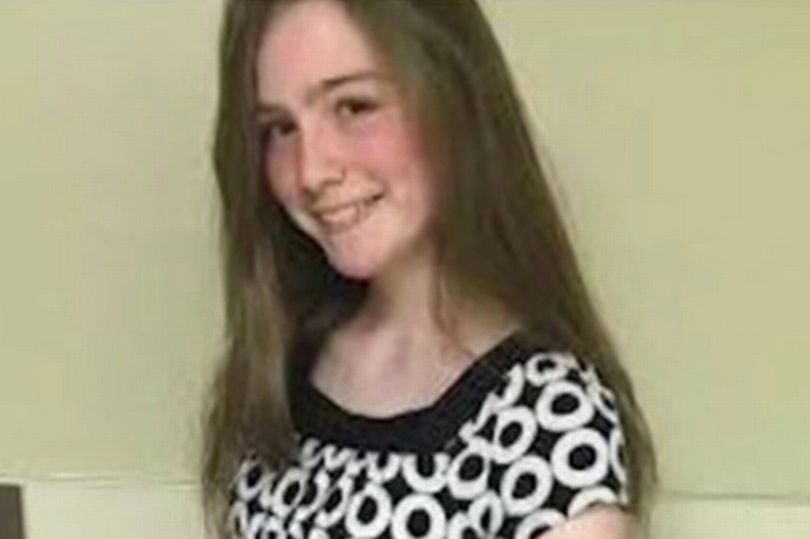 Άφησαν την ανήλικη κόρη τους να πεθάνει από ασιτία - Άναυδοι οι αστυνομικοί από την κατάσταση που την βρήκαν (Photos) - Media Gallery 4