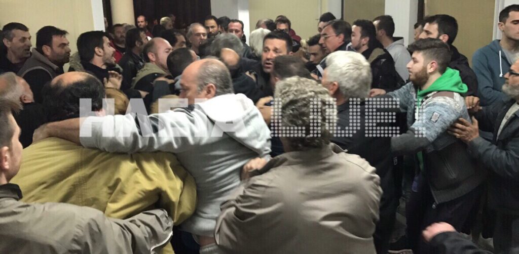 Σοβαρά επεισόδια στην Ηλεία για τη φιλοξενία προσφύγων - Ήρθαν στα χέρια (Video) - Media
