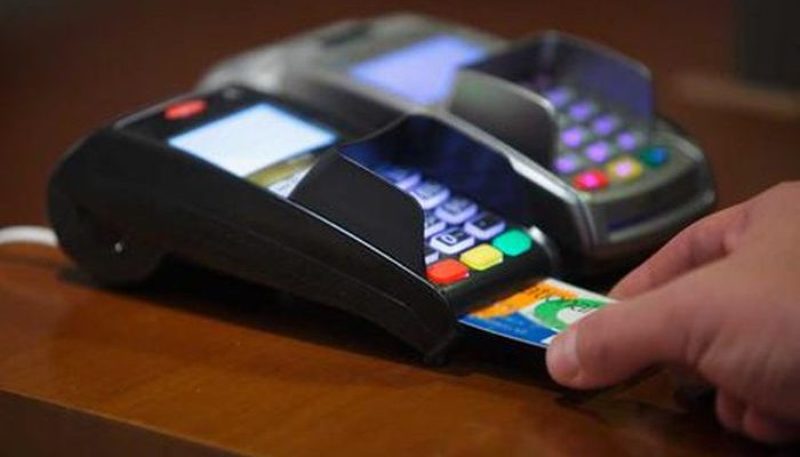 ΕΣΕΕ: «Πλαστικό χρήμα» χρησιμοποιούν 2 στους 3 Έλληνες   - Media