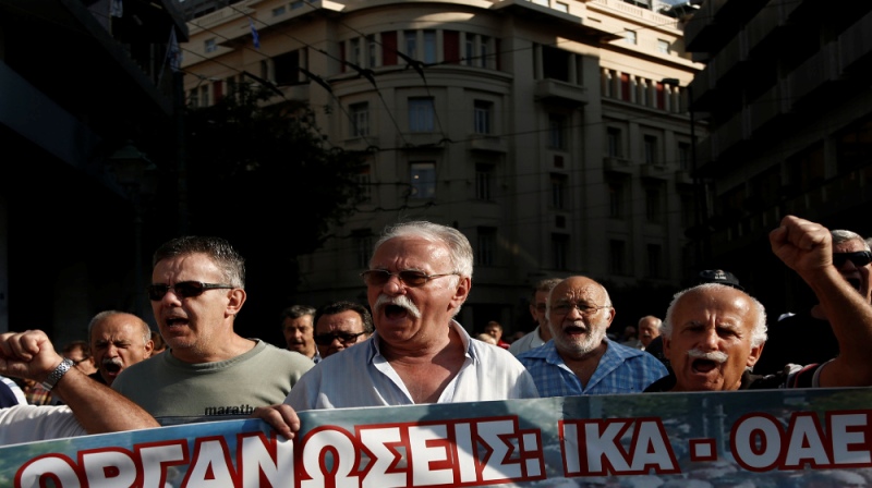 Συγκέντρωση και πορεία από τους συνταξιούχους στη Θεσσαλονίκη - Media