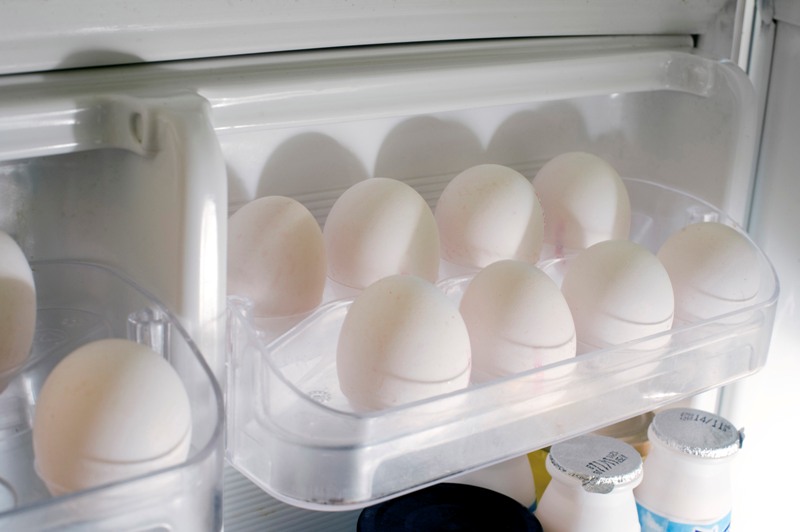 Γιατί δεν πρέπει ποτέ να βάζουμε τα αυγά στην πόρτα του ψυγείου - Media
