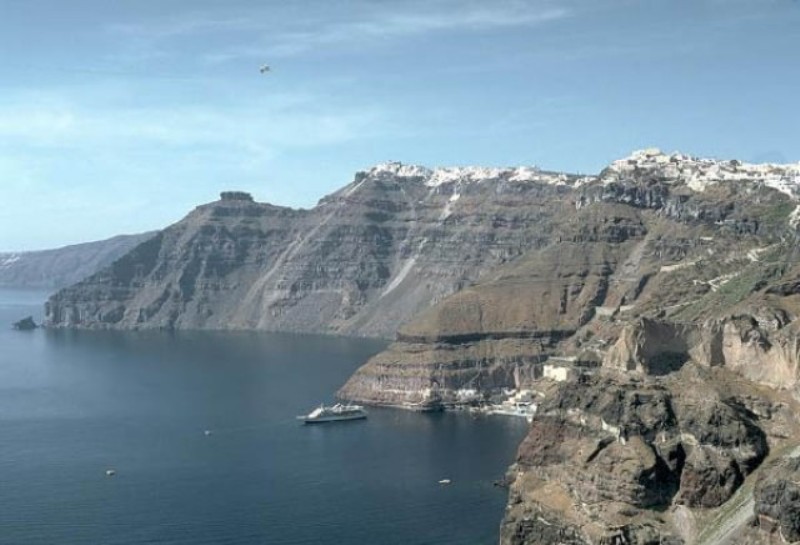 Γερμανοί και Έλληνες επιστήμονες μελετούν τα υποθαλάσσια ηφαίστεια των Κυκλάδων - Media
