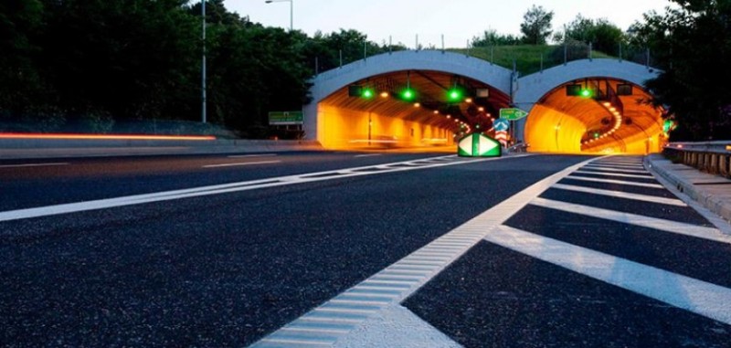 Δείτε βίντεο από την εντυπωσιακή νέα σήραγγα στα Τέμπη - Είναι η μεγαλύτερη των Βαλκανίων (Video) - Media