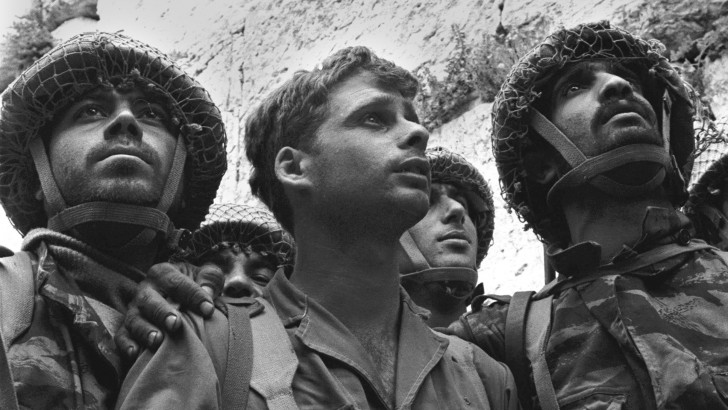 Πέθανε ο θρυλικός φωτογράφος Νταβίντ Ρούμπινγκερ - Media