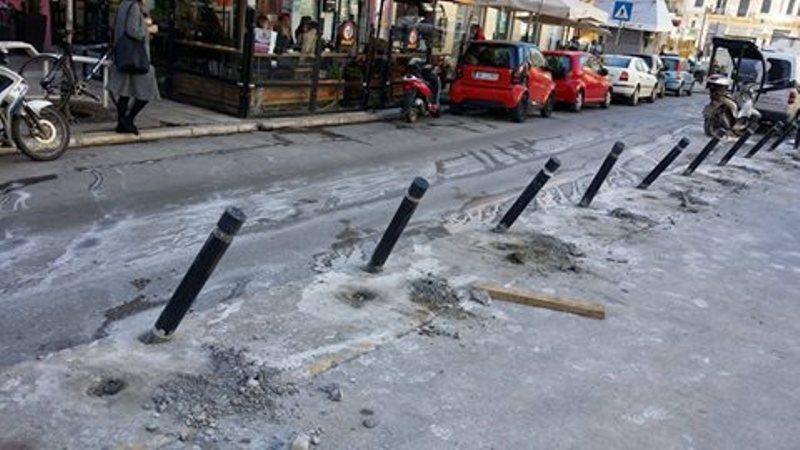 Απίστευτο και ελληνικό:Έβαλαν λάθος τα κολωνάκια σε δρόμο της Θεσσαλονίκης (Photos) - Media