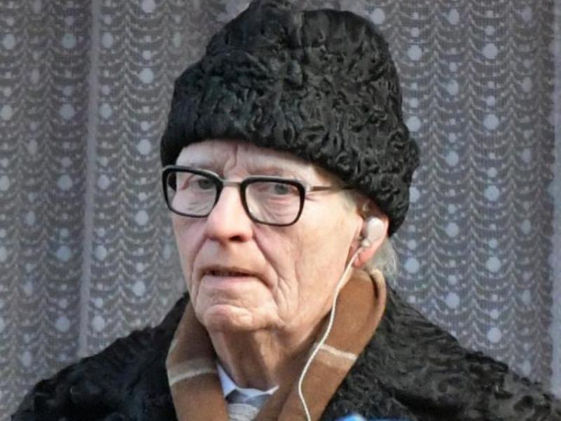 Απίστευτη μεταμόρφωση: Αυτός ο ηλικιωμένος άντρας είναι... διάσημη ηθοποιός του Χόλιγουντ (Photos) - Media