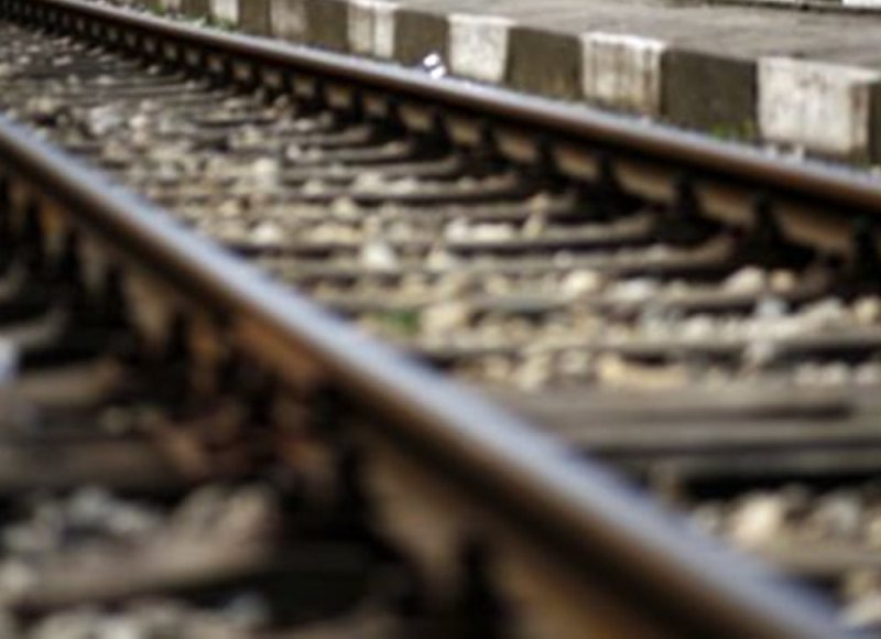 Φρικτός θάνατος: Άνδρας «βούτηξε» μπροστά σε αμαξοστοιχία (Photo, σκληρή εικόνα) - Media