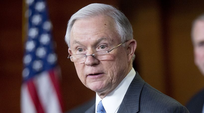 ΗΠΑ: Ο Σέσιονς δεν αποκάλυψε στη Γερουσία τις συνομιλίες του με τον Τραμπ  - Media