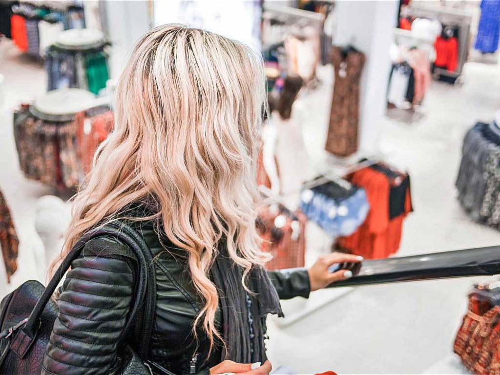 Ξανθές καλλονές στα Τρίκαλα με …μακρύ χέρι - Media