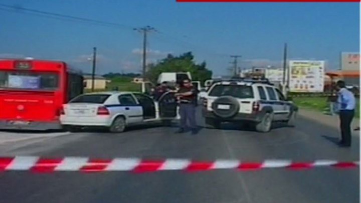 Καλαμάτα: Τρία αυτοκίνητα παρέσυραν 80χρονο και τον εγκατέλειψαν νεκρό - Κατηγορούνται δυο αστυνομικοί, ένας πολίτης (Video) - Media
