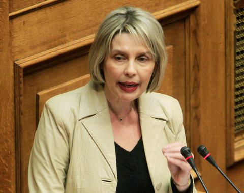 Κατερίνα Παπακώστα κατά Άδωνι Γεωργιάδη - Τι έγραψε στο facebook - Media