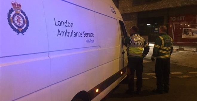 Σε κρίσιμη κατάσταση δυο νεαροί από την επίθεση με όξινη ουσία σε κλαμπ του Λονδίνου - Media