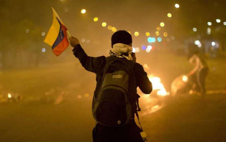 Κόλαση στη Βενεζουέλα: 11 νεκροί τη νύχτα σε ταραχές στο Καράκας - Media