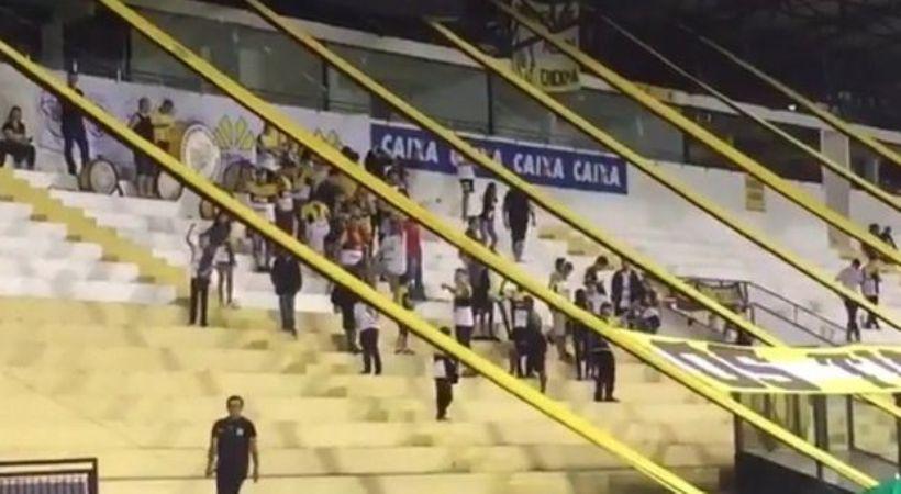 Eμετικό σύνθημα για τους νεκρούς της Σαπεκοένσε (Video) - Media