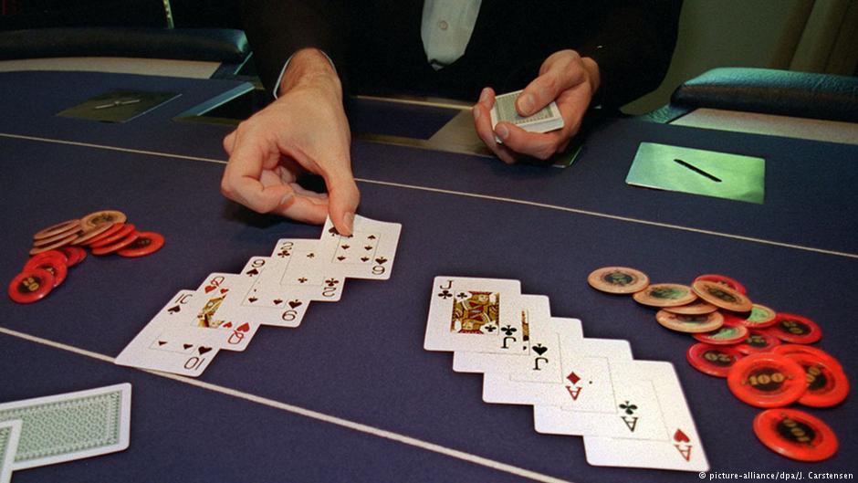 Focus: Ελληνικός τζόγος στον «μισητό γείτονα» - 550.000 Έλληνες τζογάρουν κάθε χρόνο στα καζίνο της Γευγελής - Media