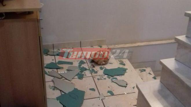Μαθητές πετάχτηκαν έξω από φροντιστήριο της Πάτρας λόγω του σεισμού - «Νόμιζα πως θα πέσει η ντουλάπα να με πλακώσει» (Photo) - Media
