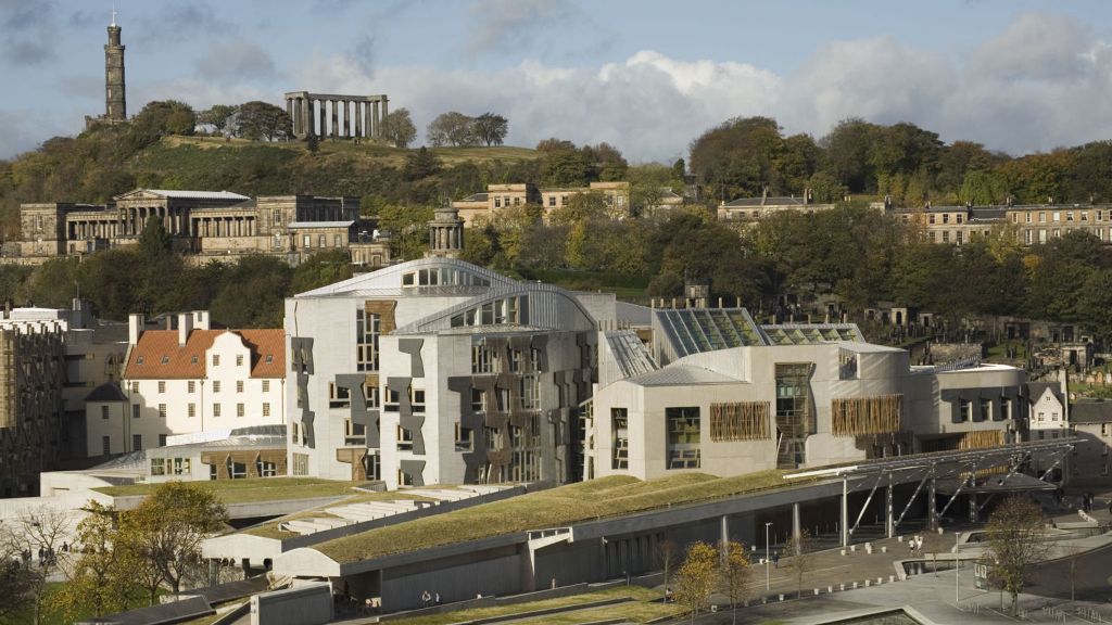 Σκωτία: Τρία ύποπτα δέματα σε πολιτικά γραφεία – Περιείχαν μια «λευκή ουσία» - Media