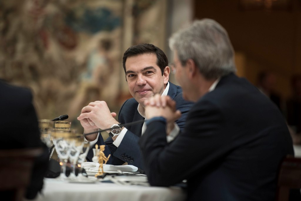 Τσίπρας: Ήρθε η ώρα να λυθεί το θέμα του ελληνικού χρέους - Media